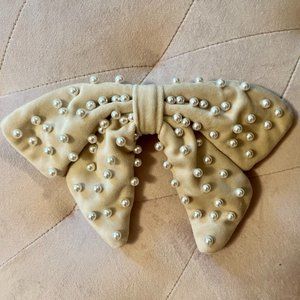 Lele Sadoughi Ivory Oversized Pearl Bow Barrette